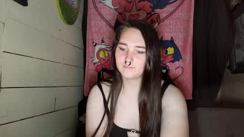 Snapshot of nonbinarybeauty20 chatting on 07.28.26 nonbinarybeauty20 online show from 07.28.26