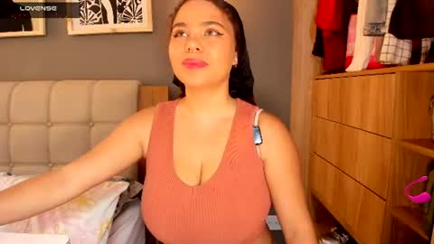 Snapshot of noor_bloom chatting on 06.09.26 Soy Ash online show from 06.09.26