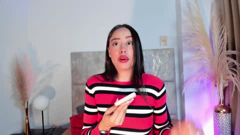 Snapshot of nora_dasilva chatting on 02.05.25 Nora Da Silva online show from 02.05.25
