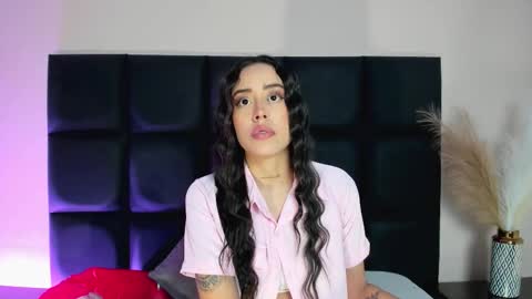 Snapshot of nora_dasilva chatting on 10.18.25 Nora Da Silva online show from 10.18.25