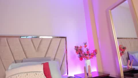 Snapshot of nora_dasilva chatting on 10.28.25 Nora Da Silva online show from 10.28.25