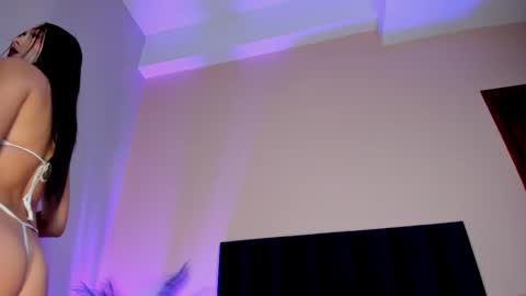 Snapshot of nora_dasilva chatting on 11.13.25 Nora Da Silva online show from 11.13.25