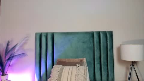 Snapshot of nora_dasilva chatting on 01.10.26 Nora Da Silva online show from 01.10.26