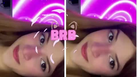 Snapshot of nora_vennucci chatting on 10.25.25 Nora online show from 10.25.25