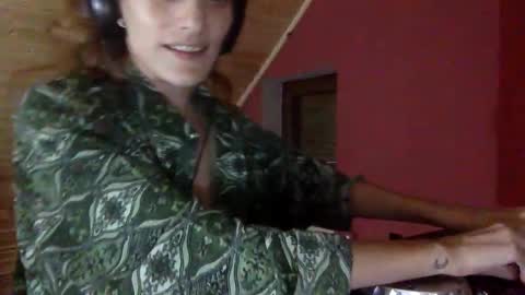 norablues online show from 09.23.25