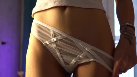 Eva online show from 12.21.24