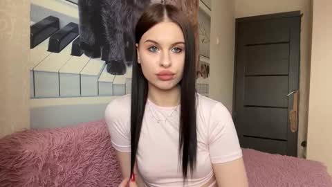 Nora online show from 01.08.26