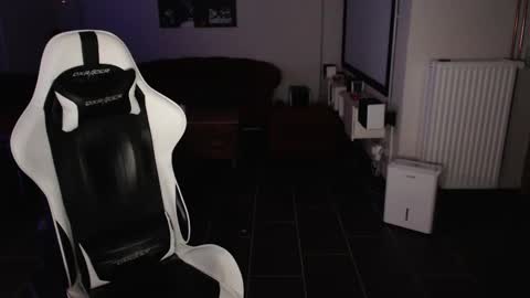 Neuling online show from 10.23.25