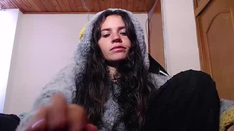 Snapshot of noreen_ chatting on 02.01.26 noreen_ online show from 02.01.26