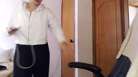 Snapshot of noreen_ chatting on 02.10.26 noreen_ online show from 02.10.26