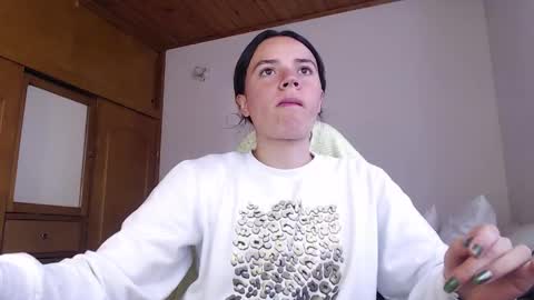 Snapshot of noreen_ chatting on 03.09.26 noreen_ online show from 03.09.26