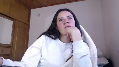 Snapshot of noreen_ chatting on 03.17.26 noreen_ online show from 03.17.26