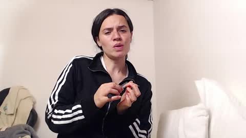 Snapshot of noreen_ chatting on 04.05.26 noreen_ online show from 04.05.26