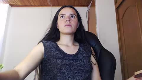 Snapshot of noreen_ chatting on 04.16.26 noreen_ online show from 04.16.26