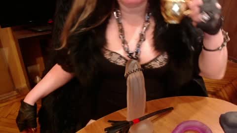 miss Tress online show from 12.20.24