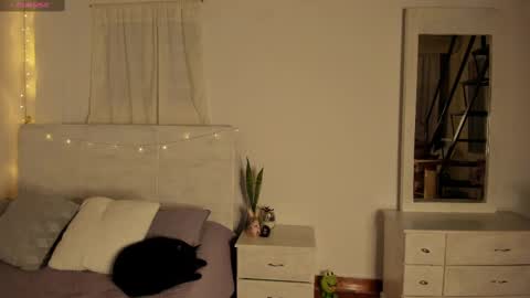 Norma Jeaane online show from 03.03.25