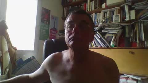 Snapshot of normandix27 chatting on 09.22.25 normandix27 online show from 09.22.25
