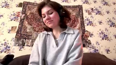 Snapshot of normangrant chatting on 03.03.26 Amelia online show from 03.03.26