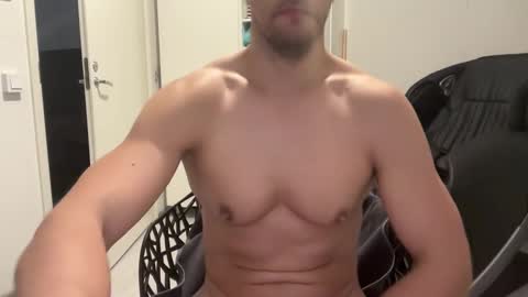 Snapshot of north_guy799643 chatting on 03.18.26 north_guy799643 online show from 03.18.26