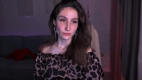 Snapshot of north_valkyrie chatting on 01.12.25 Hazel online show from 01.12.25