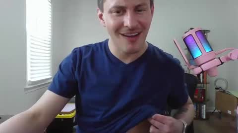 Snapshot of northofsouth_xxx chatting on 05.13.26 northofsouth_xxx online show from 05.13.26