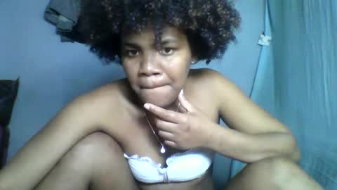 nosminah01 online show from 09.16.25