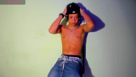 Snapshot of not_hoffman chatting on 12.04.24 HOFFMAN online show from 12.04.24