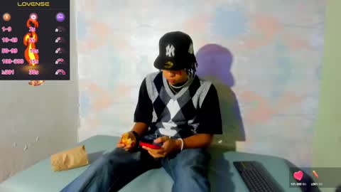 Snapshot of not_hoffman chatting on 12.05.24 HOFFMAN online show from 12.05.24