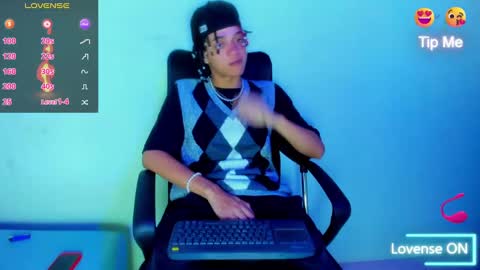 Snapshot of not_hoffman chatting on 12.21.24 HOFFMAN online show from 12.21.24