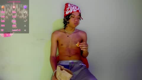 Snapshot of not_hoffman chatting on 01.03.25 HOFFMAN online show from 01.03.25