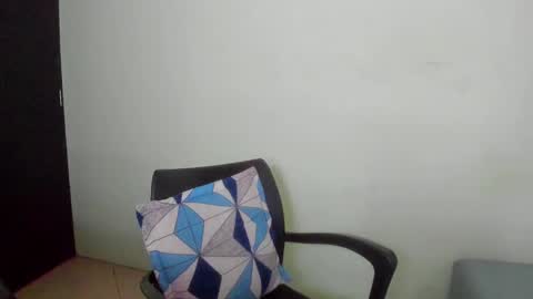 Snapshot of not_hoffman chatting on 02.18.25 HOFFMAN online show from 02.18.25