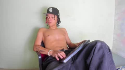 Snapshot of not_hoffman chatting on 02.26.25 HOFFMAN online show from 02.26.25