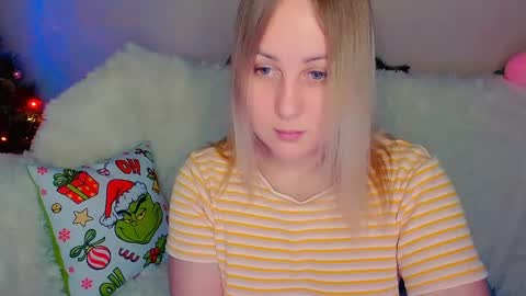 Snapshot of not_nakedcat chatting on 12.17.24 hi glad to chat online show from 12.17.24