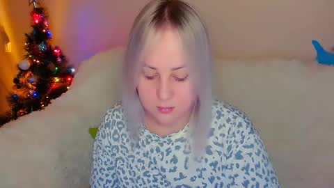 Snapshot of not_nakedcat chatting on 12.19.24 hi glad to chat online show from 12.19.24