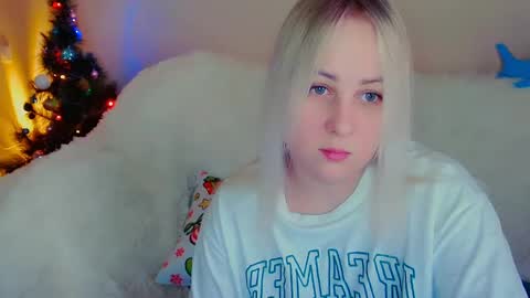 Snapshot of not_nakedcat chatting on 12.23.24 hi glad to chat online show from 12.23.24