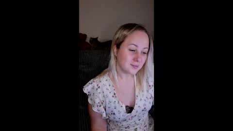 Snapshot of not_nakedcat chatting on 10.01.25 hi glad to chat online show from 10.01.25
