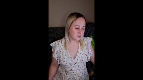 Snapshot of not_nakedcat chatting on 10.02.25 hi glad to chat online show from 10.02.25