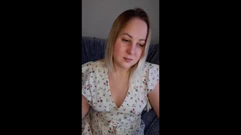 Snapshot of not_nakedcat chatting on 10.14.25 hi glad to chat online show from 10.14.25