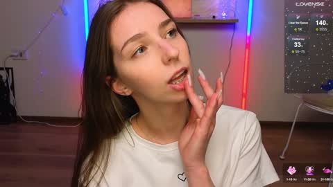 Hello My name is Helene NTMU  Finger up if u like what u see online show from 12.15.24