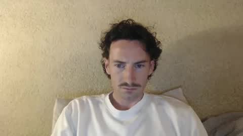 Snapshot of notenic chatting on 11.16.25 Notenic online show from 11.16.25