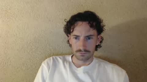 Snapshot of notenic chatting on 11.19.25 Notenic online show from 11.19.25