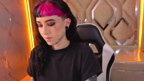 Live 1500am 2100pm online show from 12.14.25