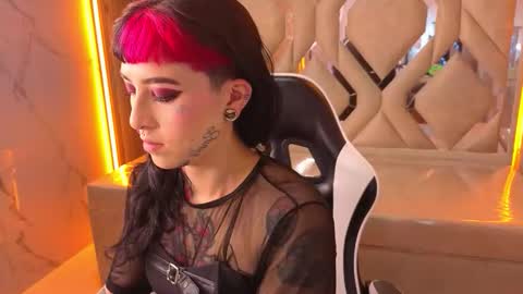 Live 1500am 2100pm online show from 12.17.25