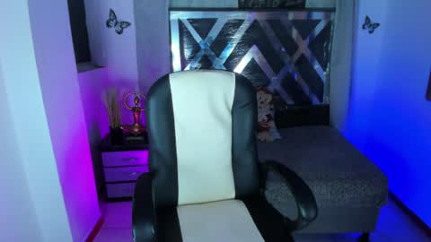 Snapshot of nova_sex1 chatting on 07.17.26 nova online show from 07.17.26