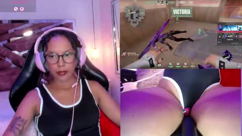 Snapshot of novalyn_ chatting on 10.07.25 Nova  online show from 10.07.25