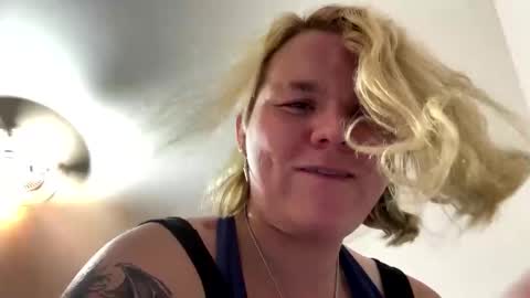 Snapshot of novamay96 chatting on 10.16.25 novamay96 online show from 10.16.25