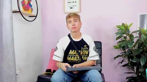 NovayBrian online show from 01.12.25