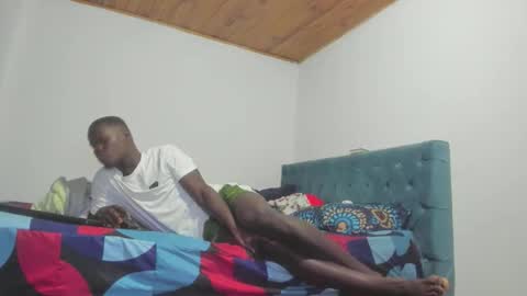 Snapshot of nreus chatting on 10.30.25 nreus online show from 10.30.25