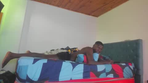 Snapshot of nreus chatting on 11.27.25 nreus online show from 11.27.25