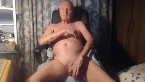 Snapshot of nudecambud chatting on 05.31.26 nudecambud online show from 05.31.26